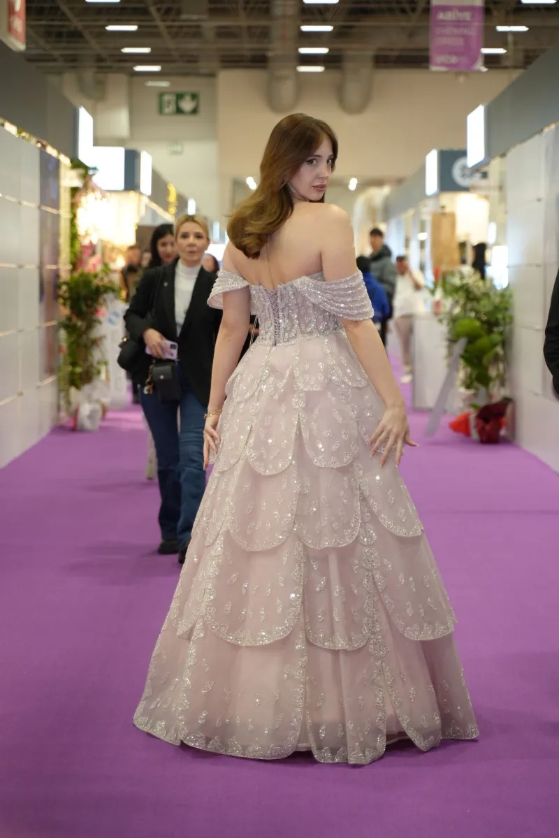 Aybüke | Stand Hostesi